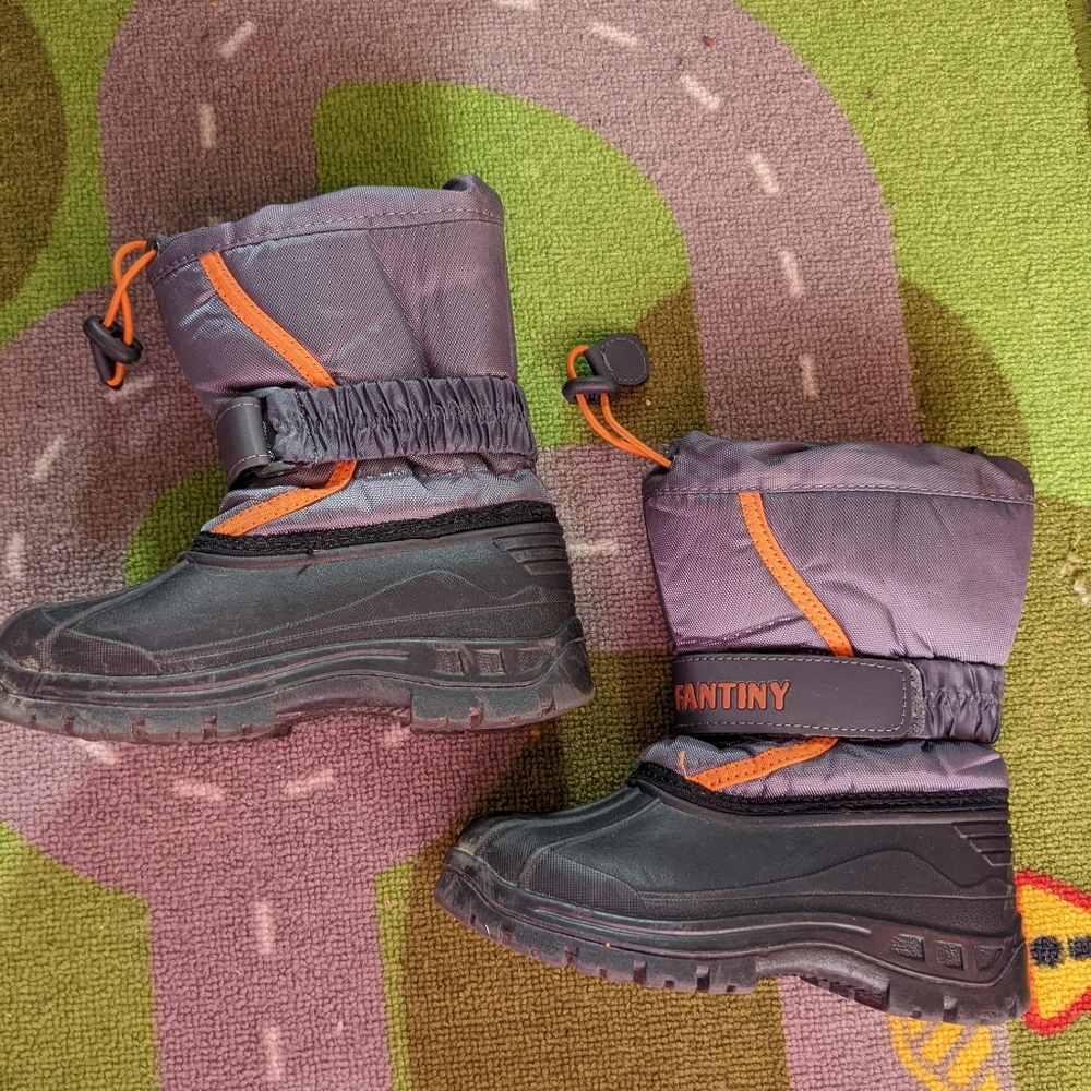 Fantiny brown snow boots Size 29 11.5